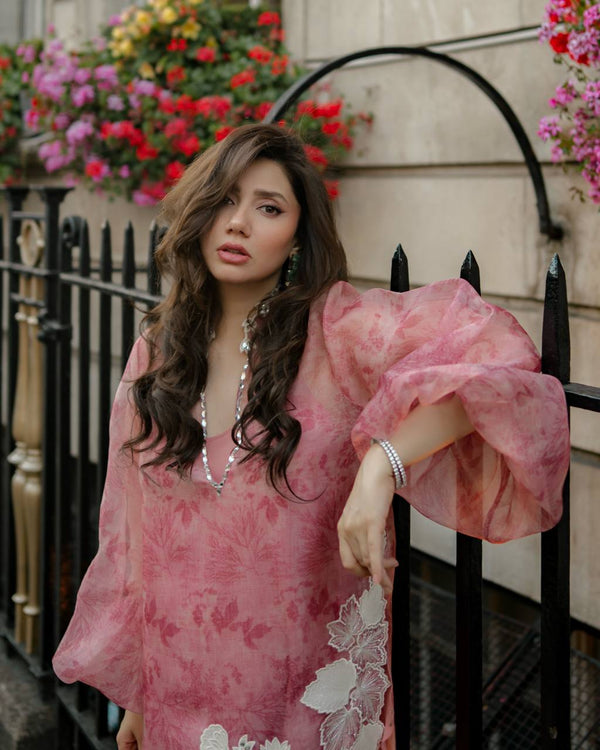 Blush Pink Floral Embroidered Straight Kurta with Pants
