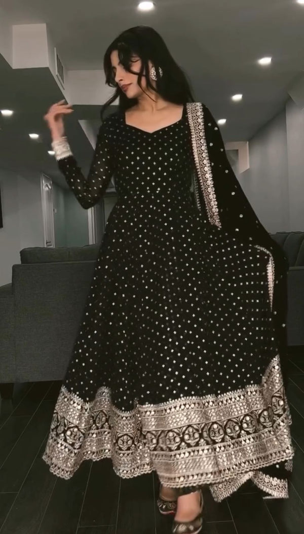 BARKHA’S BLACK COLOURED ANARKALI SUIT SET