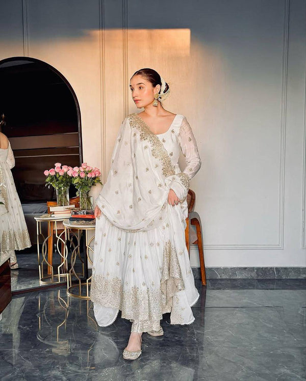 SUMAN WHITE COLOUR EMBROIDERED SUIT SET