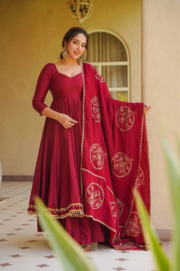 Elegant Flared Anarkali Suit with Embroidered Dupatta